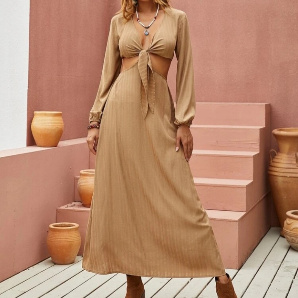 Cut out Dress - Picture 1 of 8